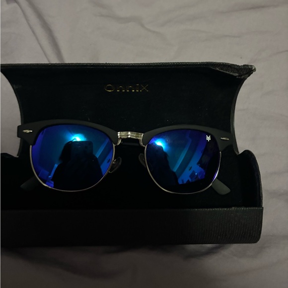 OnniX Sunglasses - Picture 2 of 3